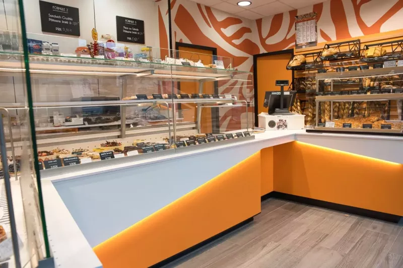 AUX-TRADITIONS-DU-PLESSIS-Ligne-de-vente-boulangerie-patisserie